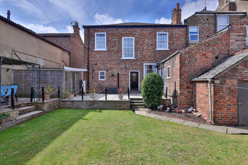 Property image 2 of 19