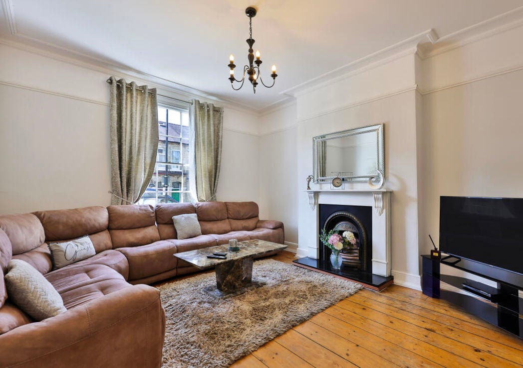 Property image 3 of 19