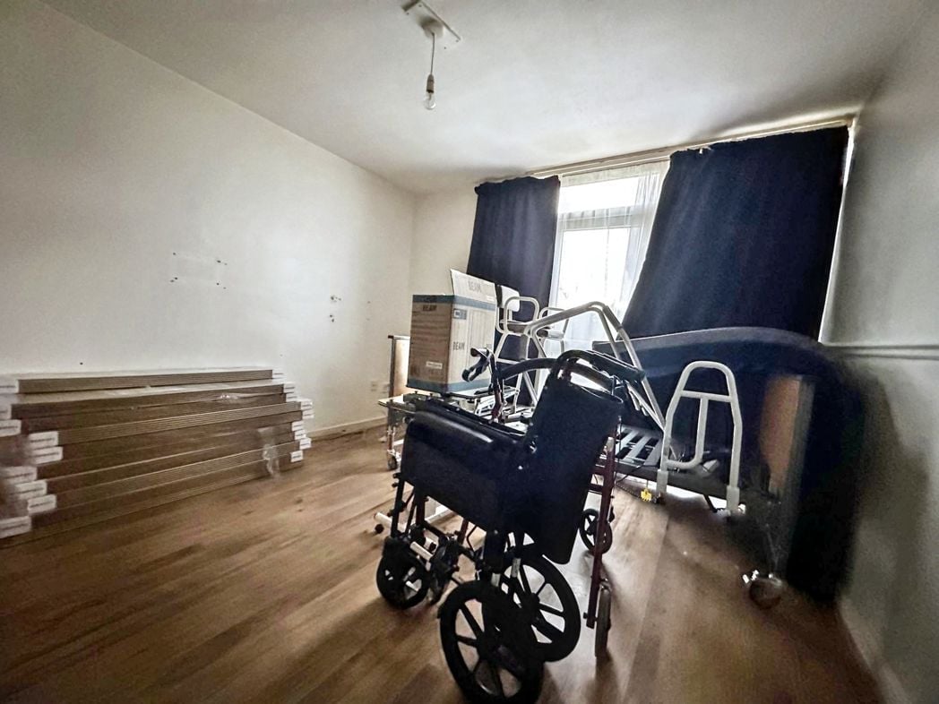 Property image 2 of 7