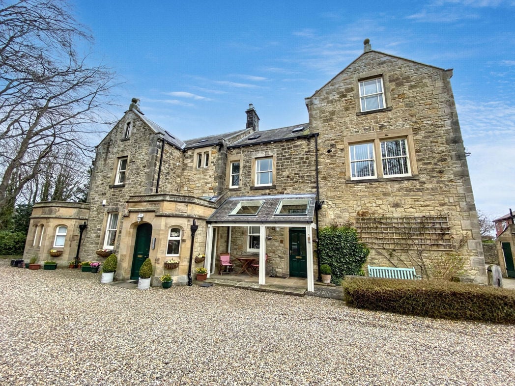 Property image 1 of 14