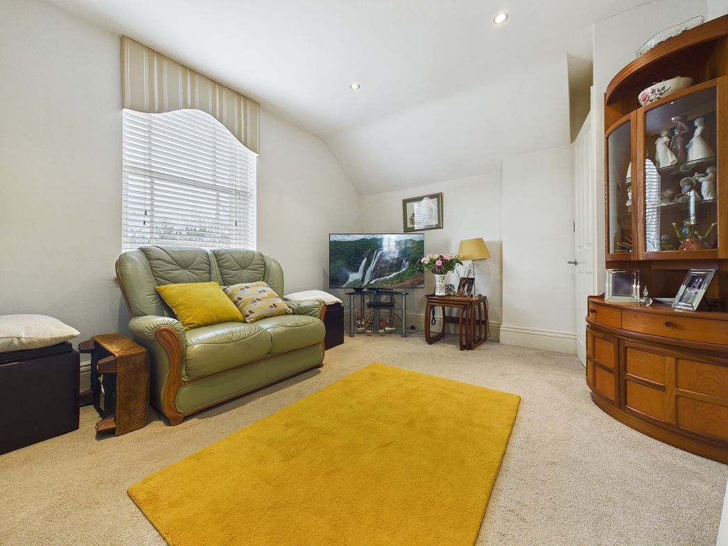 Property image 8 of 14