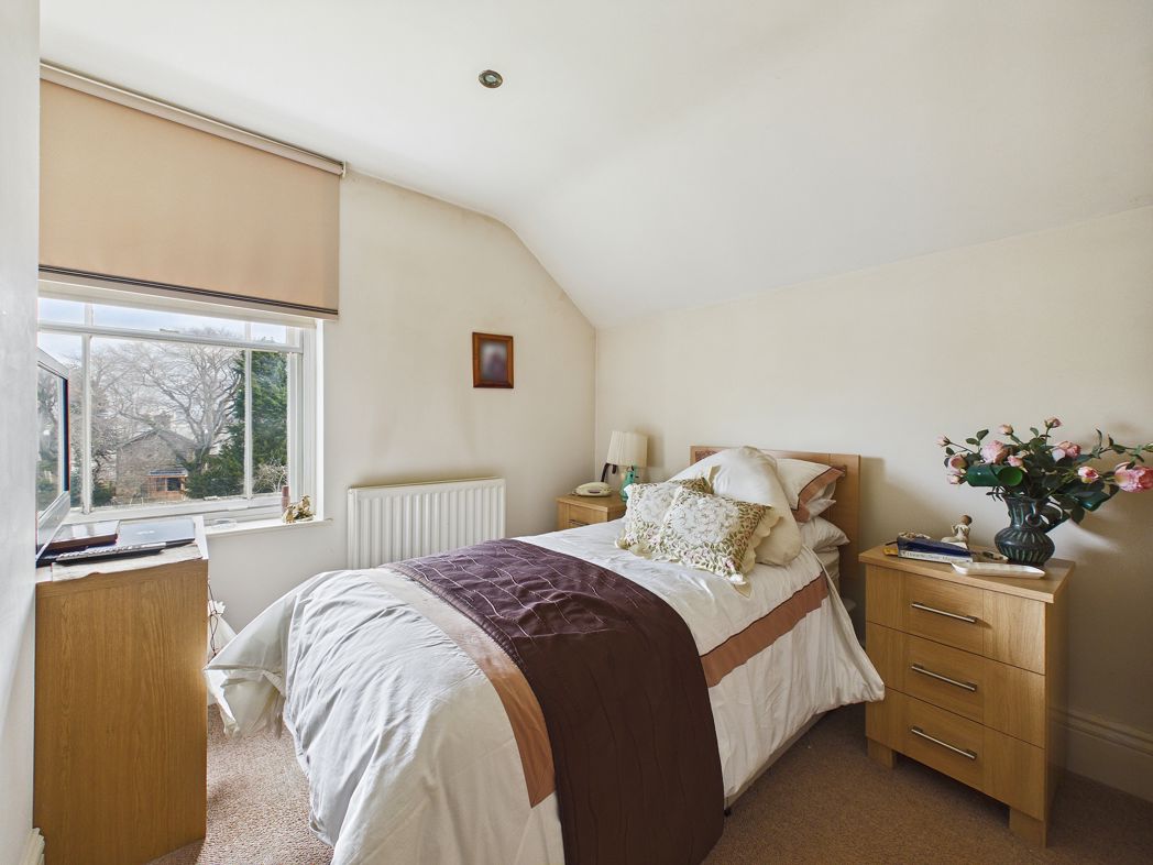 Property image 12 of 14