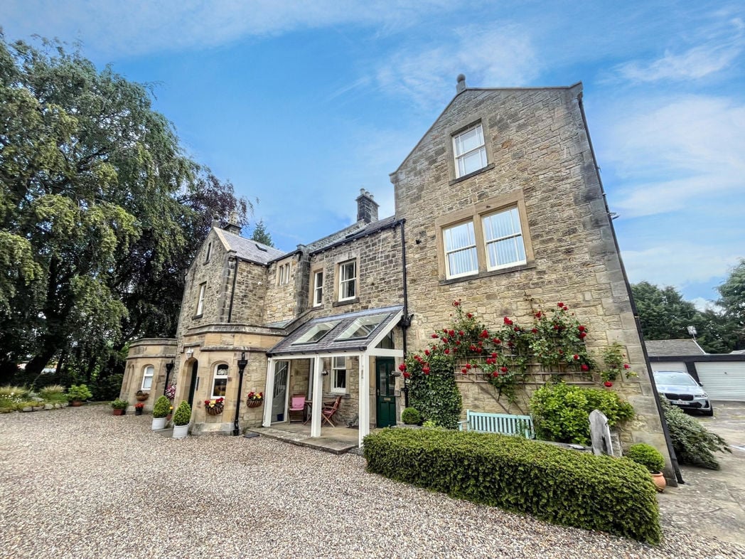 Property image 1 of 14