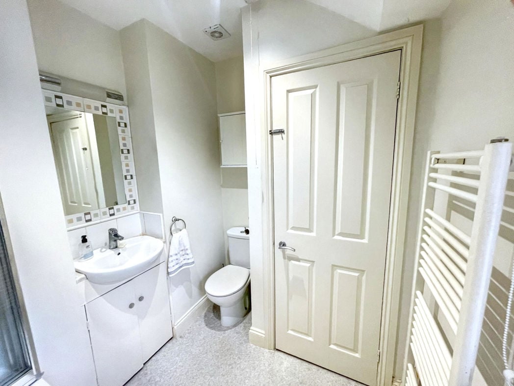 Property image 11 of 14