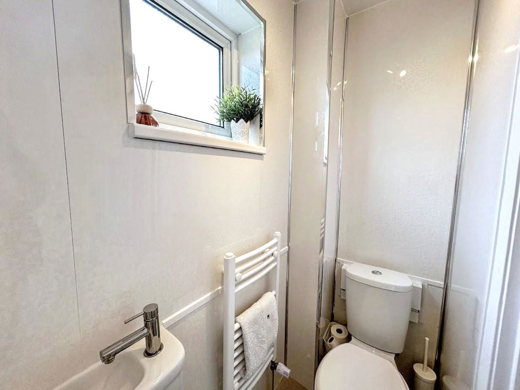 Property image 6 of 9