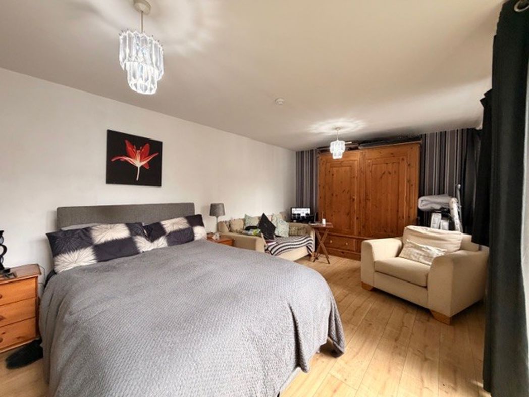 Property image 10 of 26
