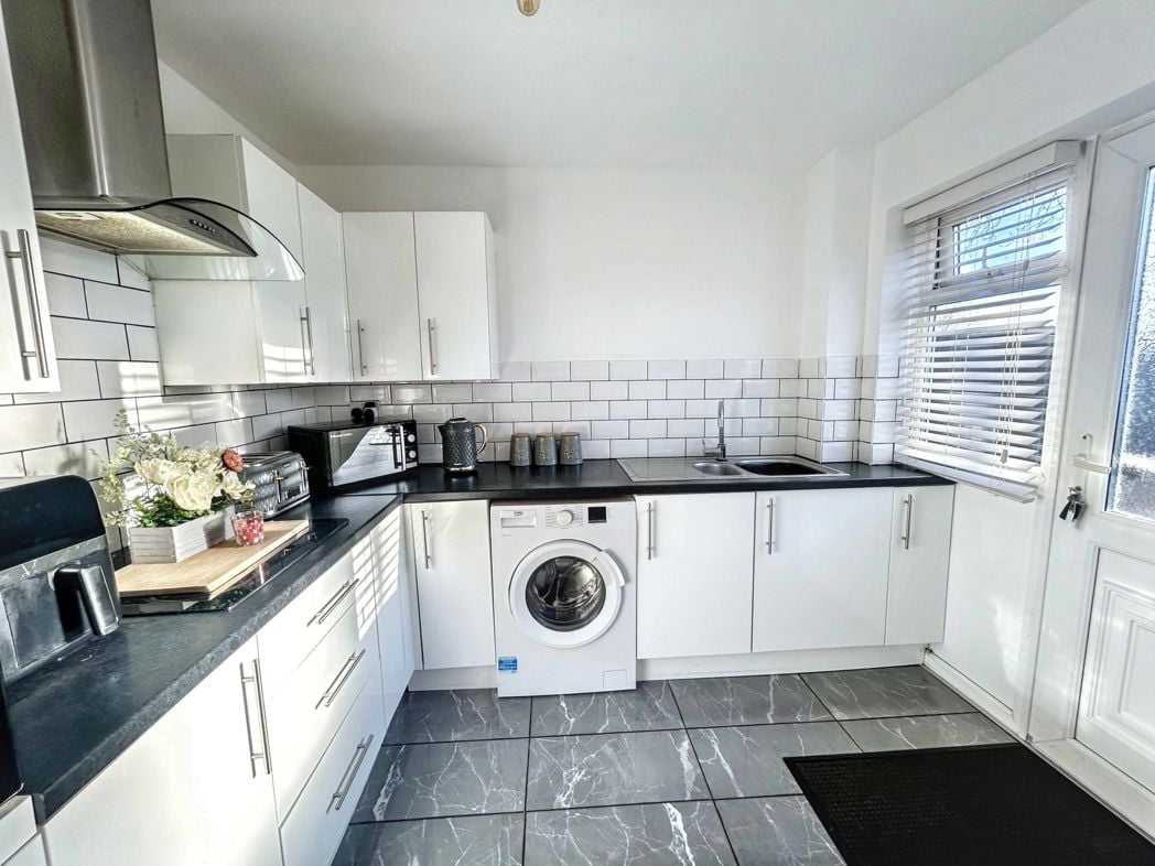 Property image 2 of 20