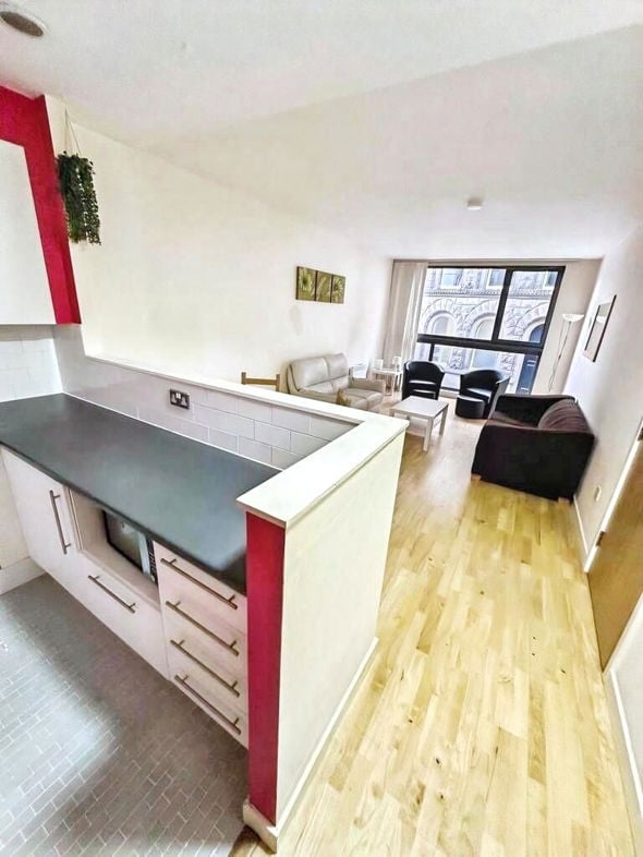 Property image 5 of 9