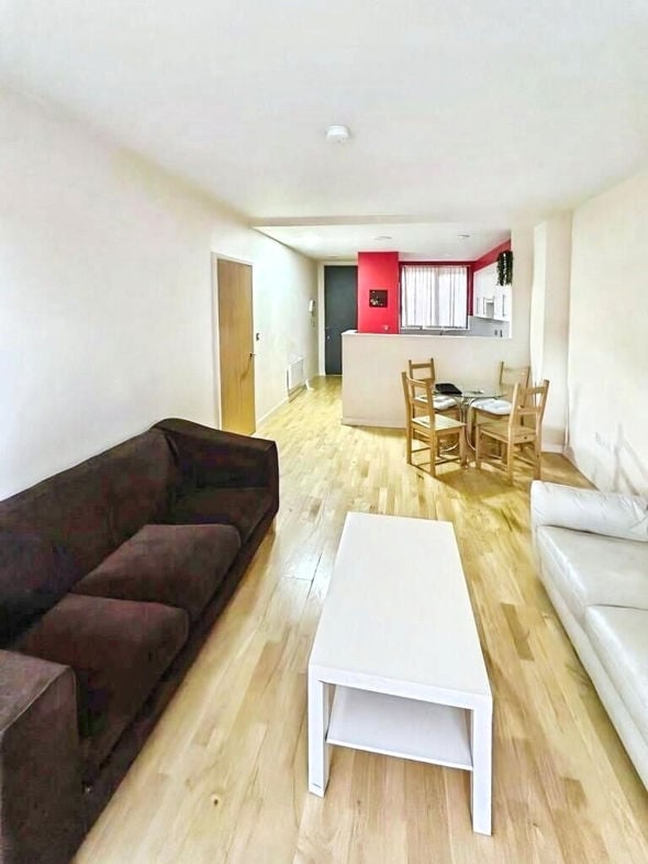 Property image 6 of 9