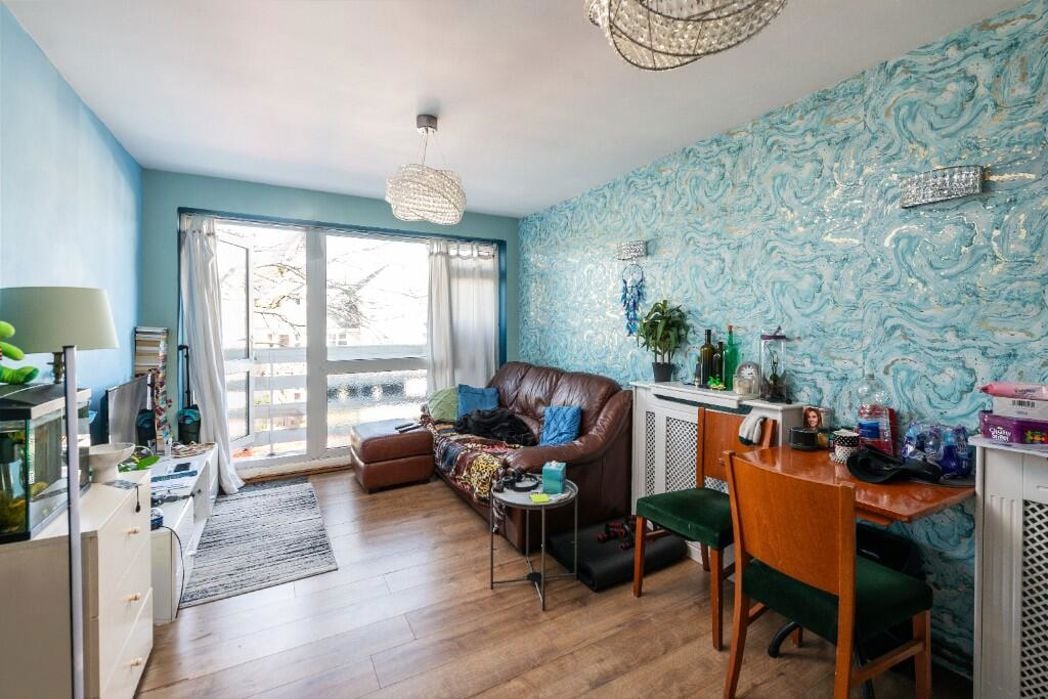 Flat 12 Jefferson Court, Redhill, Surrey, RH1 1NQ