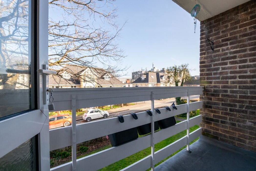 Flat 12 Jefferson Court, Redhill, Surrey, RH1 1NQ