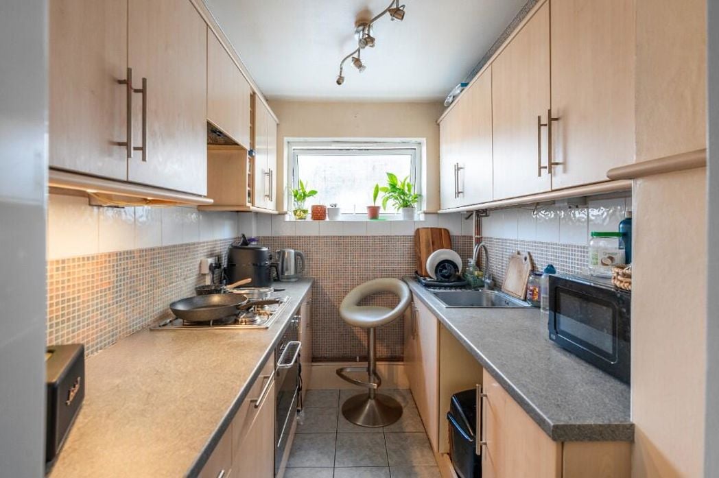 Flat 12 Jefferson Court, Redhill, Surrey, RH1 1NQ