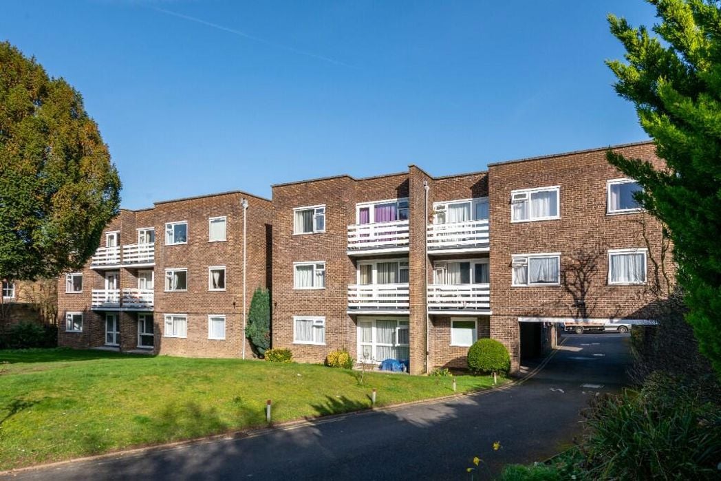 Flat 12 Jefferson Court, Redhill, Surrey, RH1 1NQ