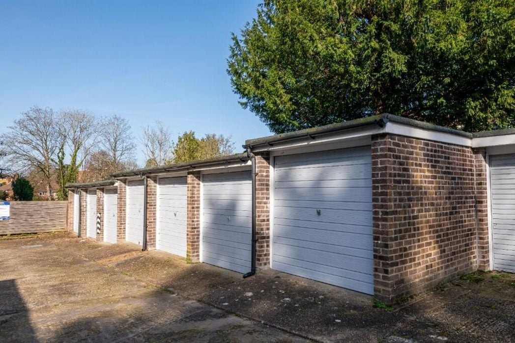 Flat 12 Jefferson Court, Redhill, Surrey, RH1 1NQ