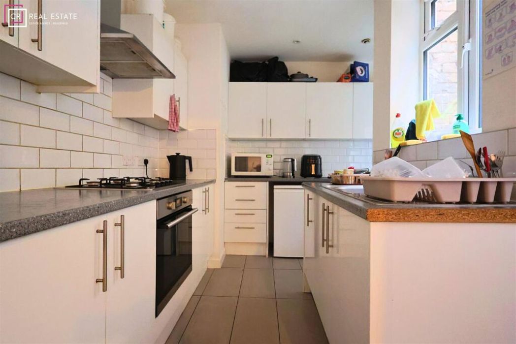 Property image 2 of 8