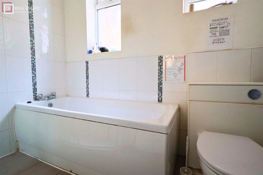 Property image 5 of 8