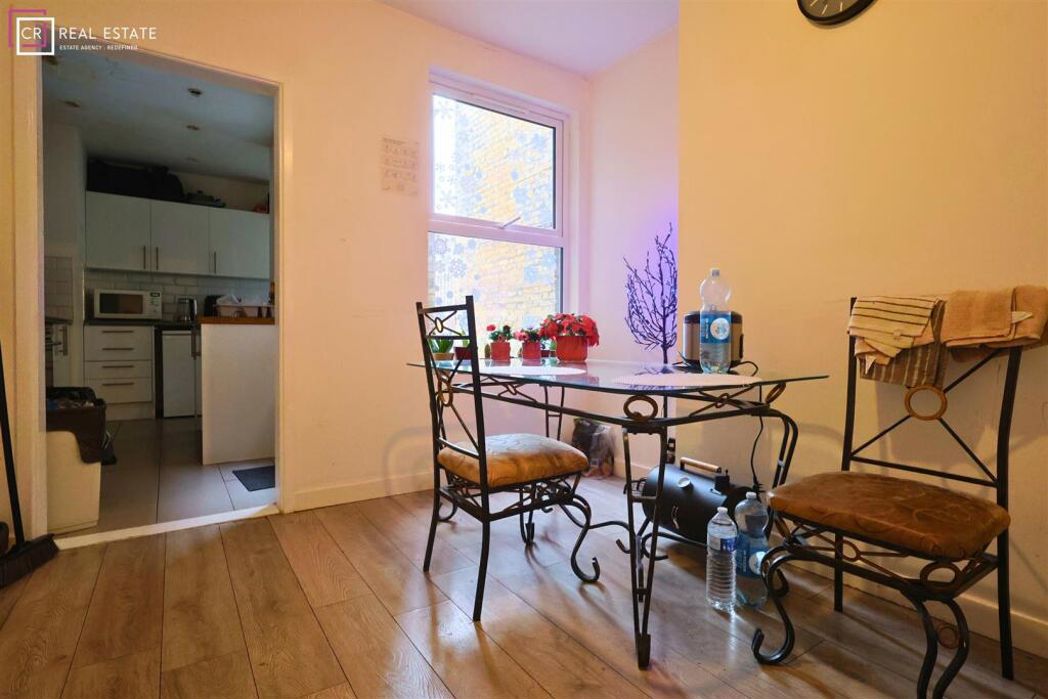Property image 3 of 8