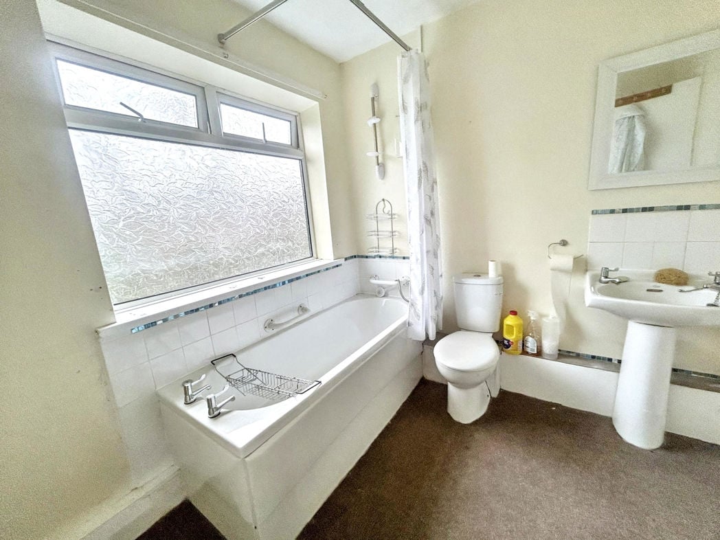 Property image 7 of 8