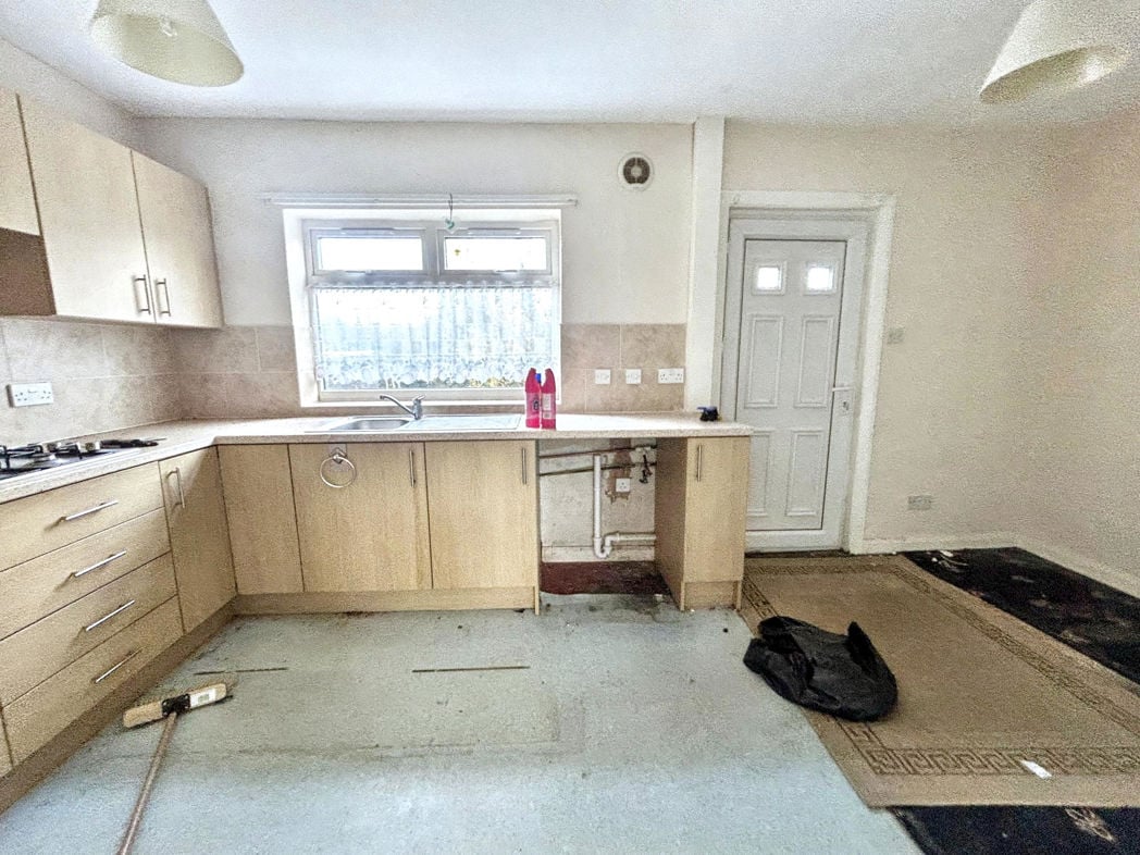 Property image 3 of 9