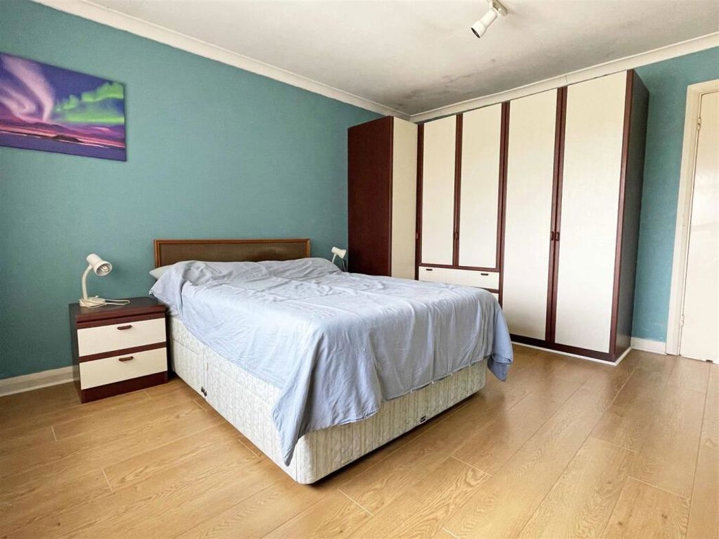 Property image 8 of 13