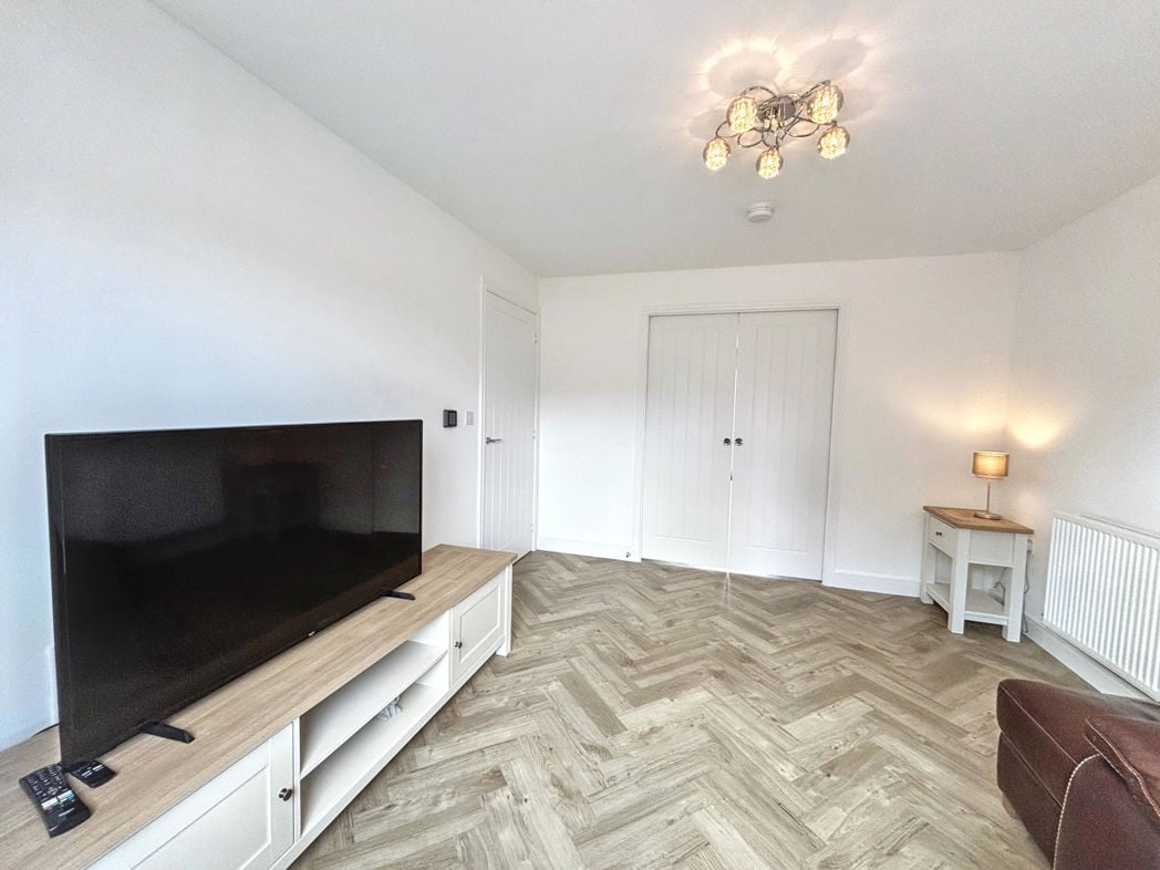 Property image 8 of 22
