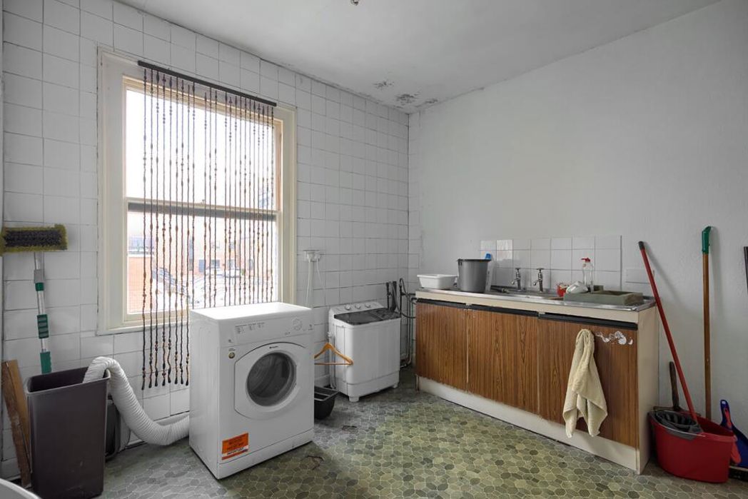 Property image 11 of 34