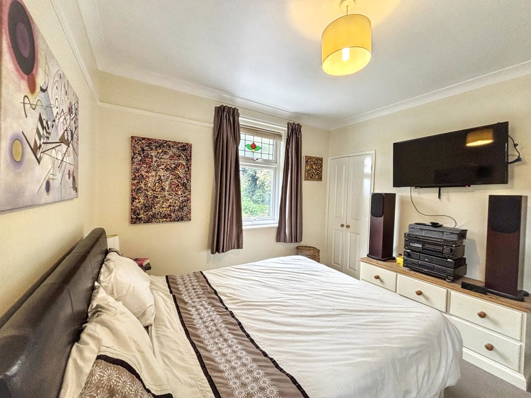 Property image 12 of 23