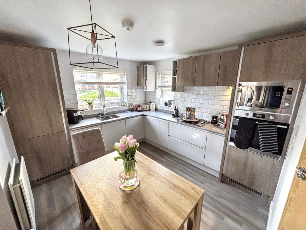 Property image 2 of 16