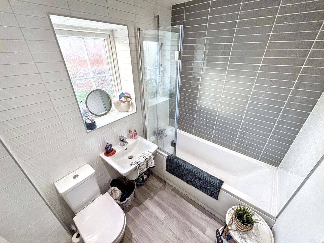 Property image 12 of 16