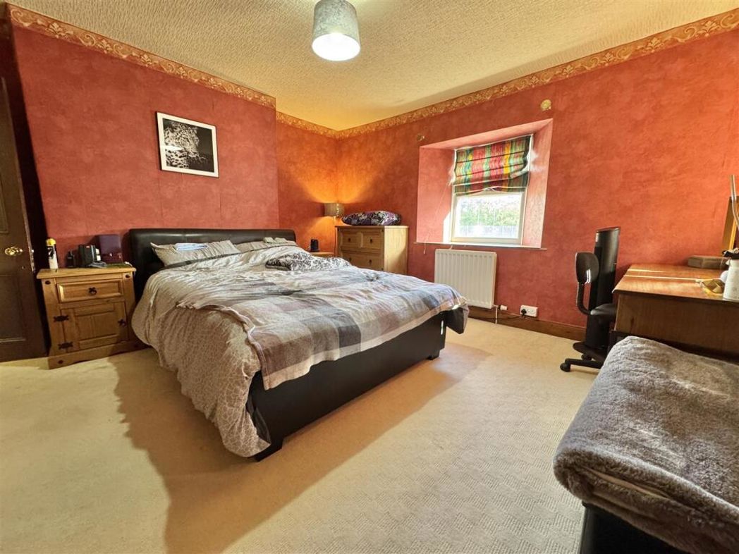 Property image 8 of 15