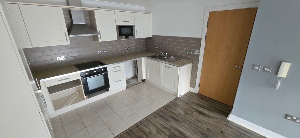 Property image 4 of 16