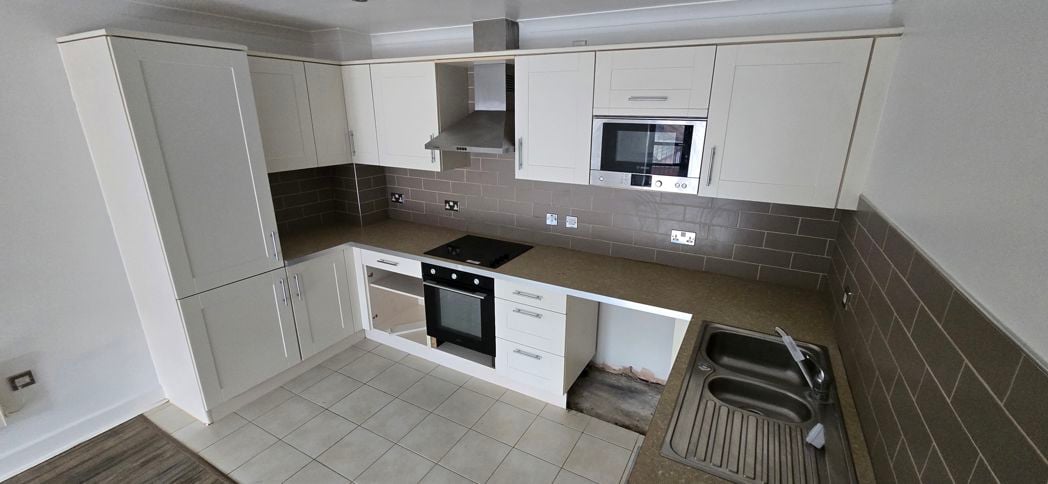 Property image 3 of 16