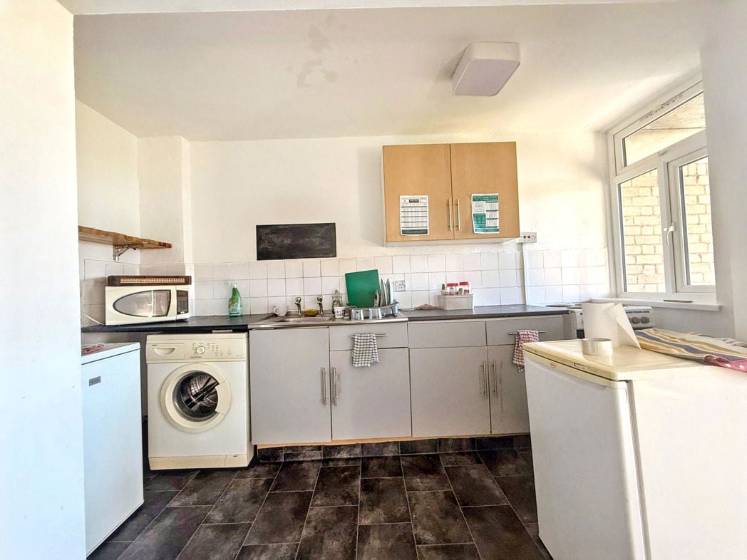 Property image 6 of 11