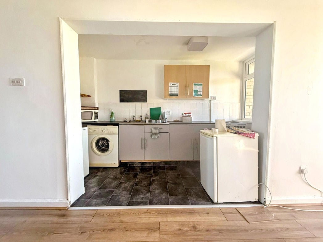 Property image 2 of 11
