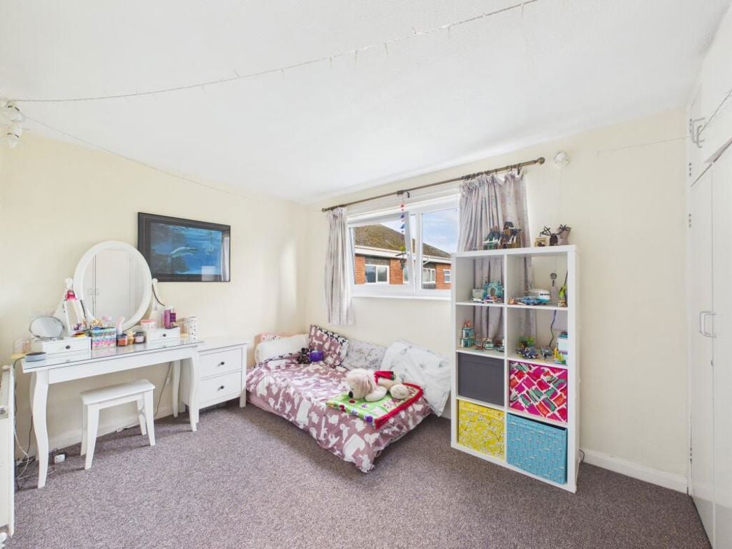 Property image 5 of 8