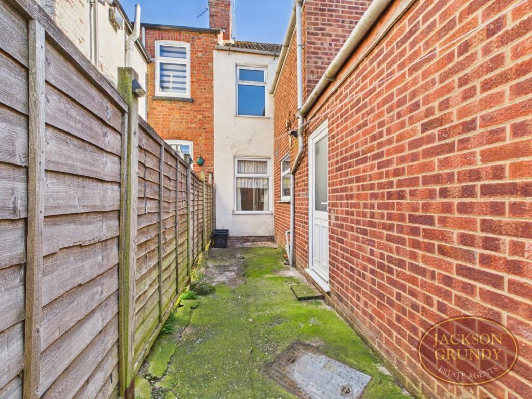 Property image 11 of 15
