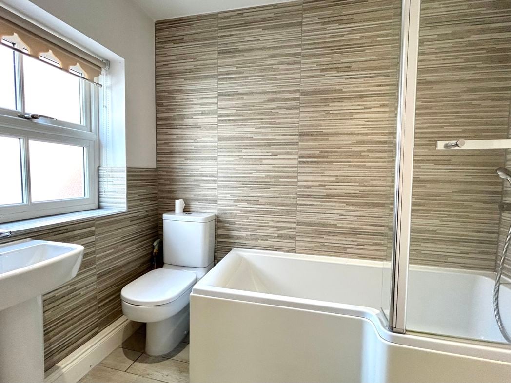 Property image 2 of 10