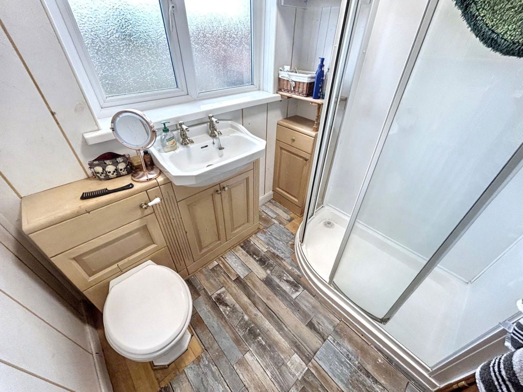 Property image 6 of 8