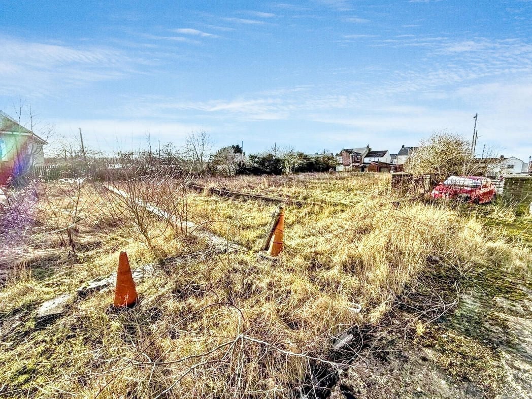 Property image 2 of 16