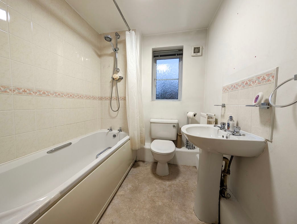 Property image 7 of 7