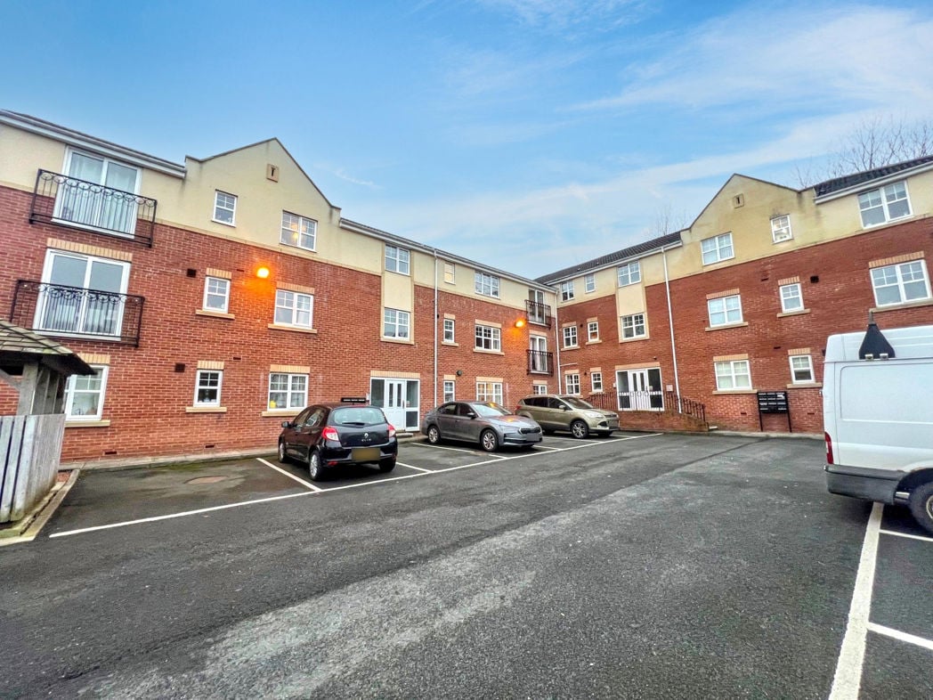 Property image 1 of 8