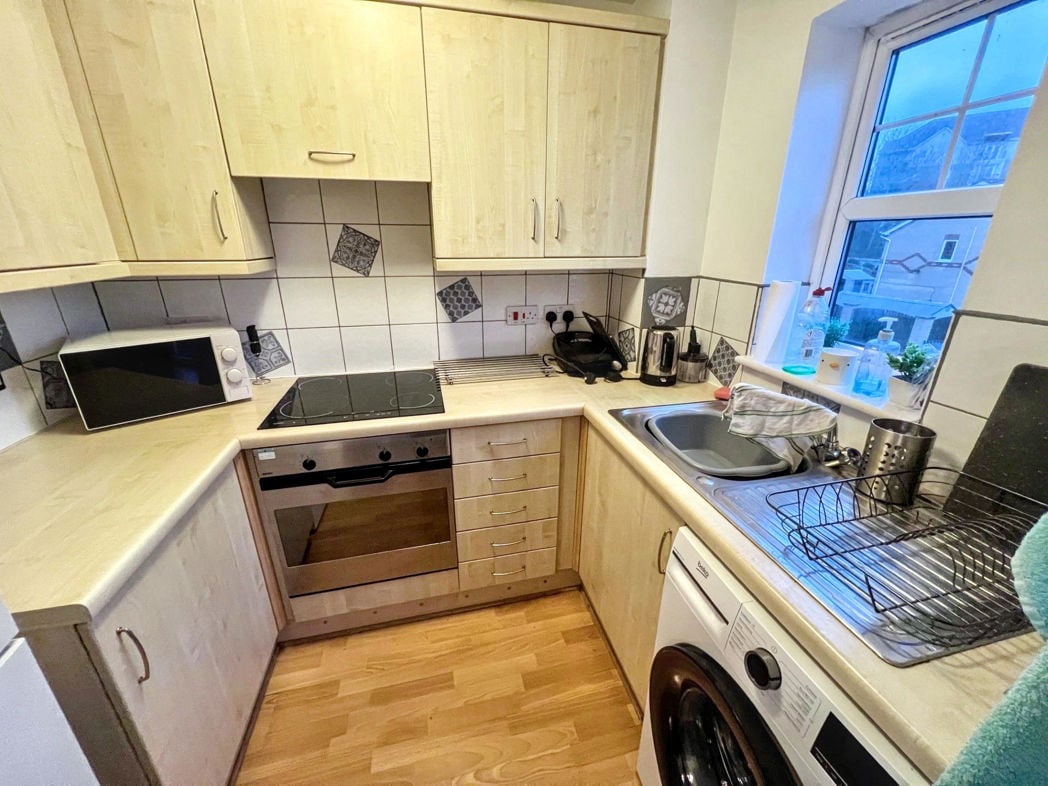Property image 6 of 8