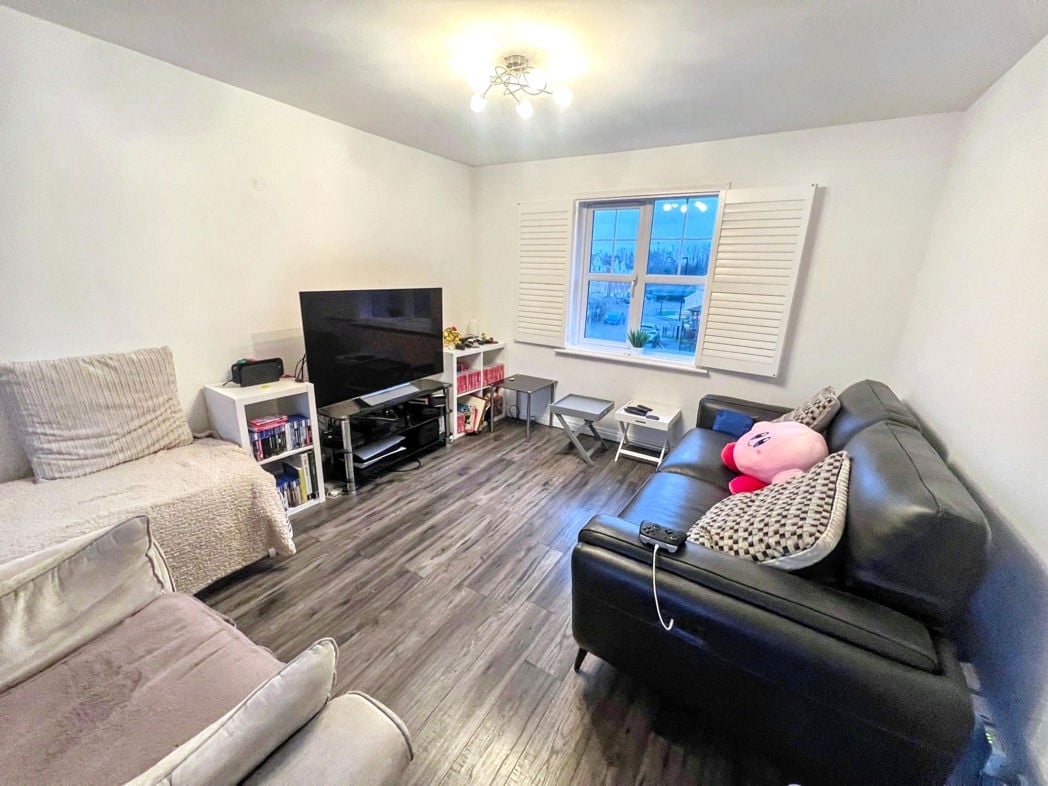 Property image 7 of 8