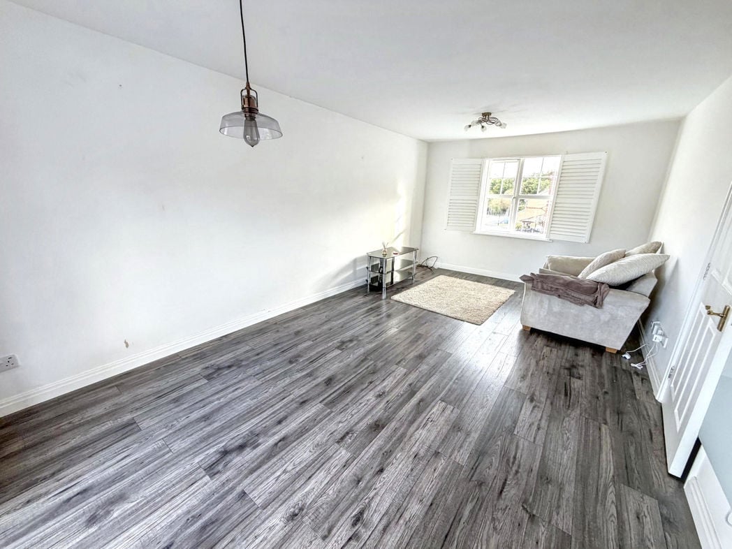 Property image 2 of 7