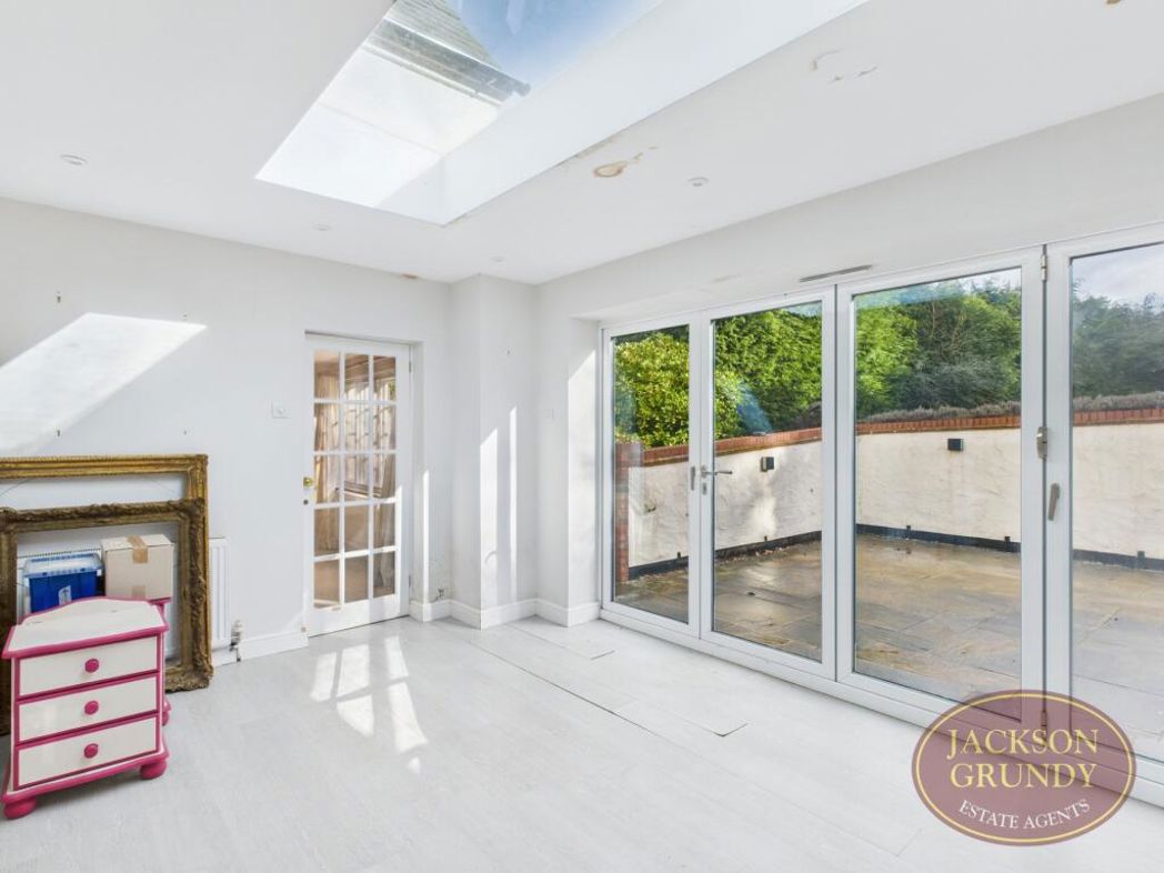 Property image 6 of 25