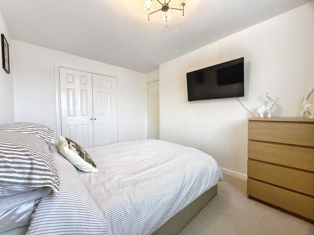 Property image 16 of 27