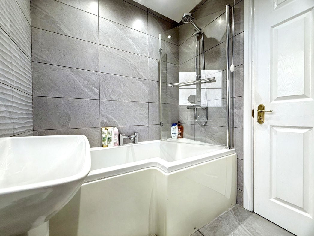 Property image 22 of 27