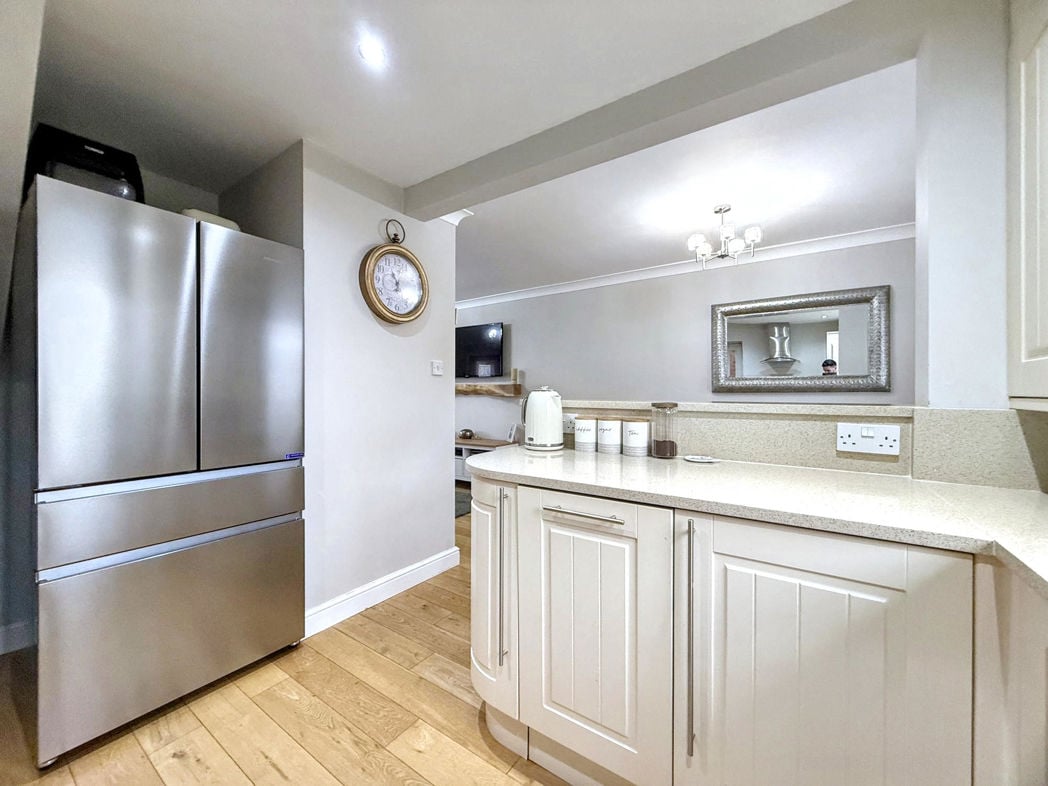 Property image 10 of 27