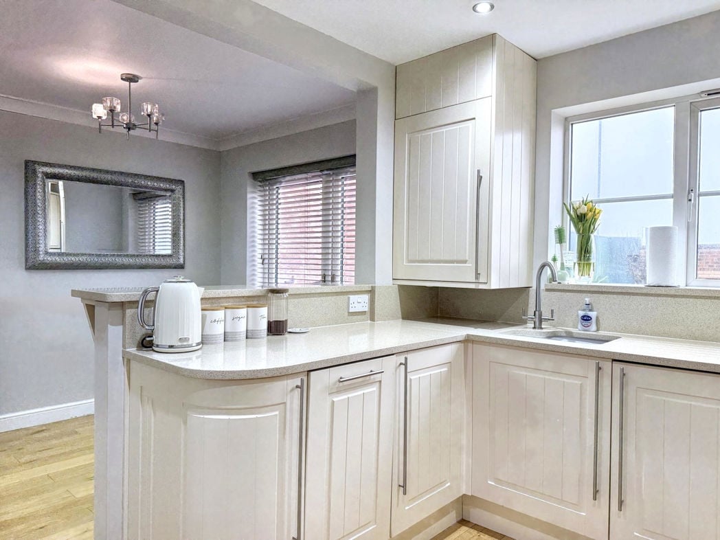 Property image 11 of 27