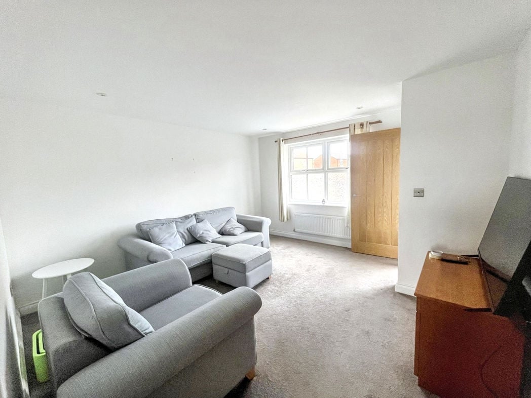 Property image 2 of 12